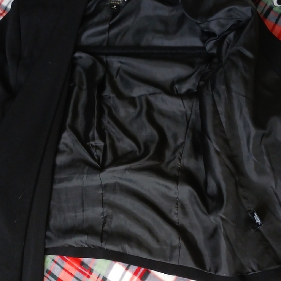 Sleek Black Shawl Collar Blazer - Picture 5 of 7